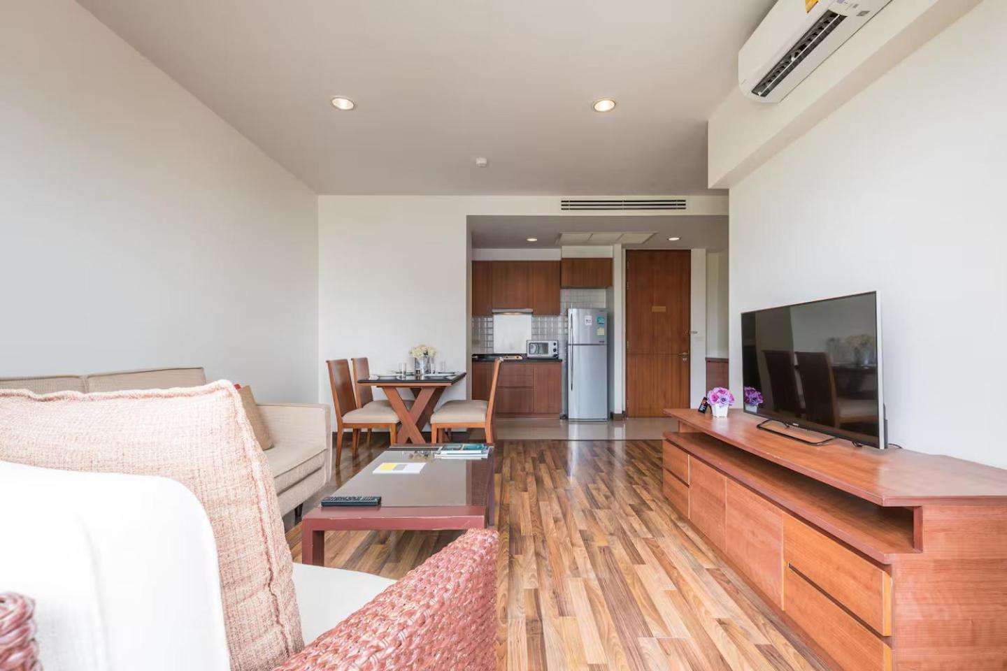 Aparthotel Patio Bts Sanam Pao