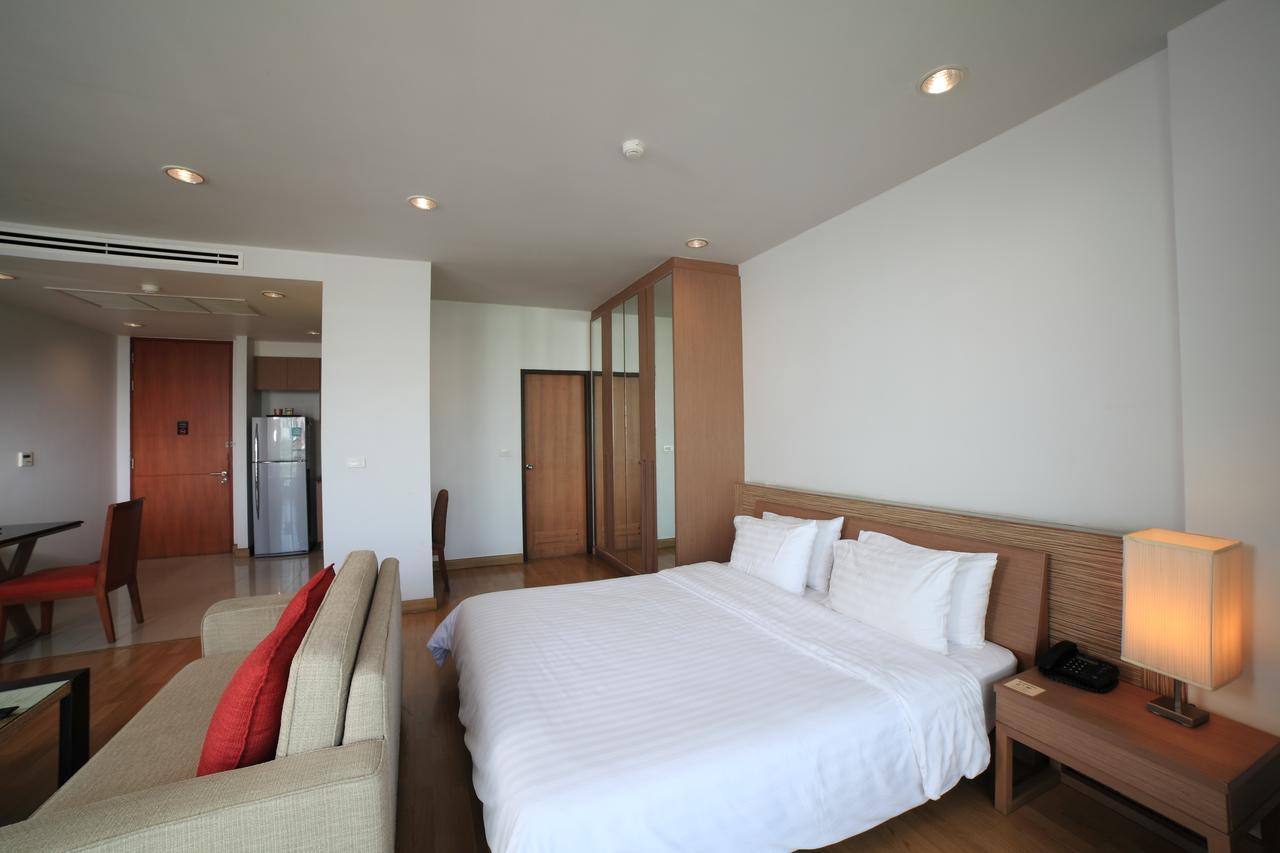 Patio Bts Sanam Pao Aparthotel