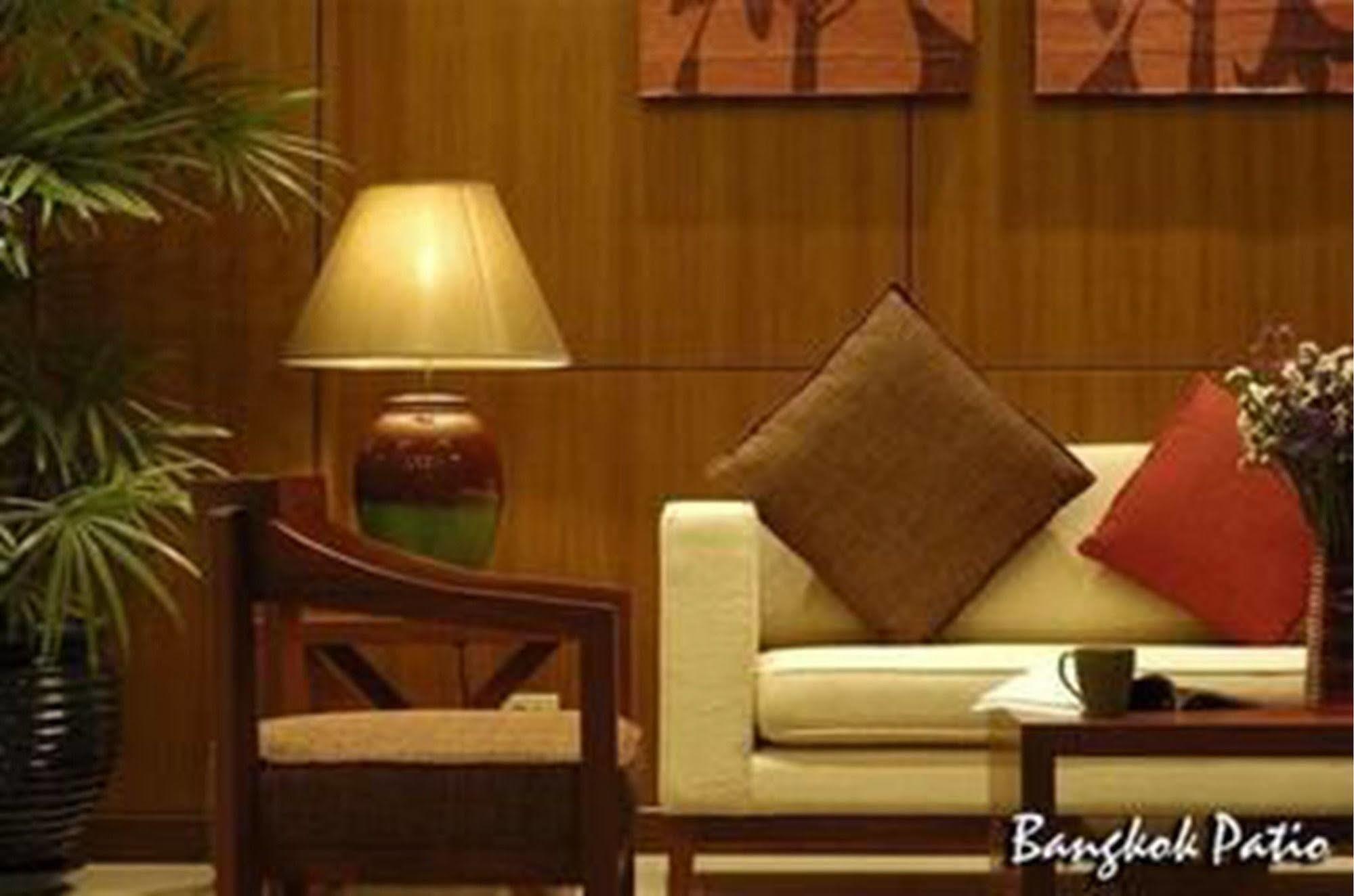 Patio Bts Sanam Pao 4* Bangkok